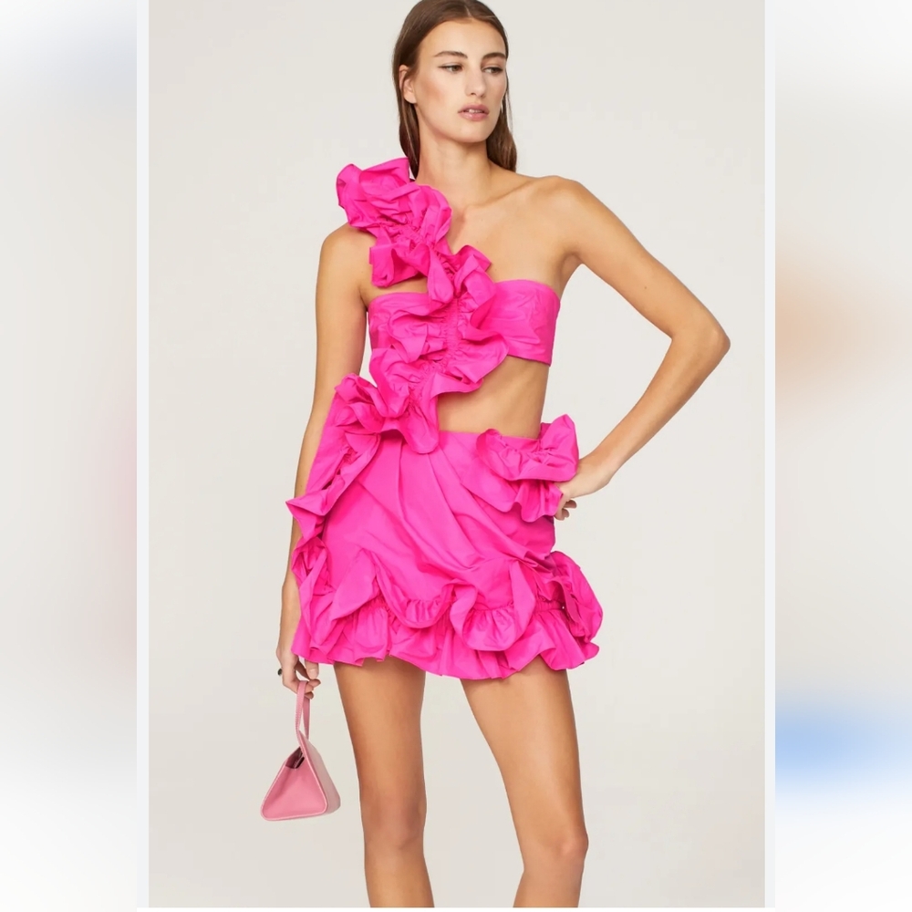 THIS BEAUTIFUL DRESS READY FOR PARTY 🥳 LADIES ONE WOMEN TREASURE 🤑